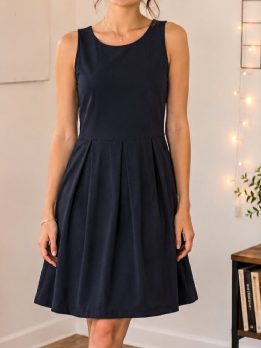 GAP Fit & Flare Sleeveless Black Dress Size 8 Black Stretch Fabric Pleated Skirt
